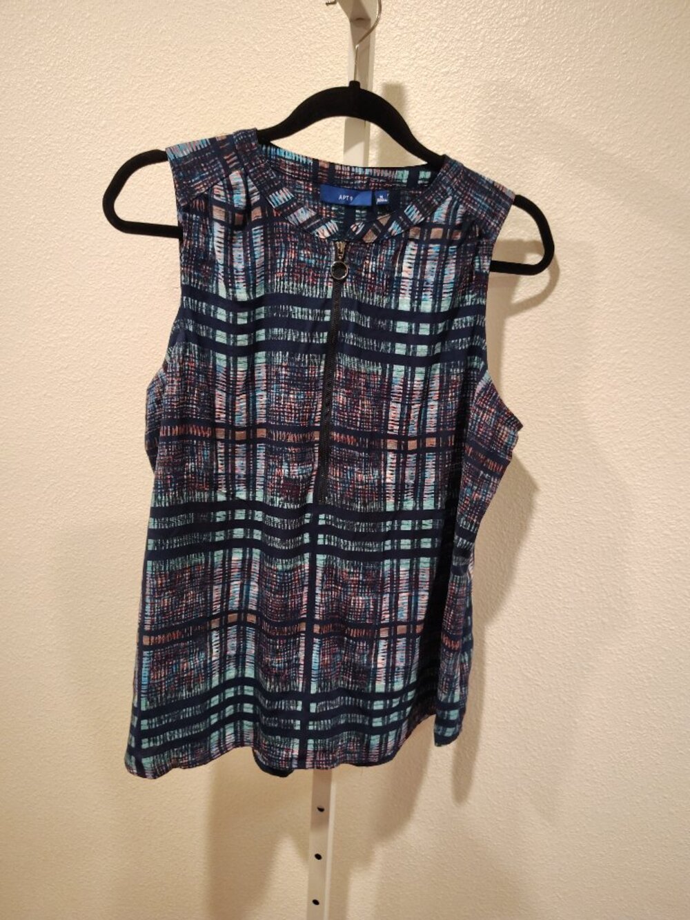 Apt. 9 Tank Top Size Medium Polyester Sleeveless Abstract Plaid Zipper - Picture 5 of 10